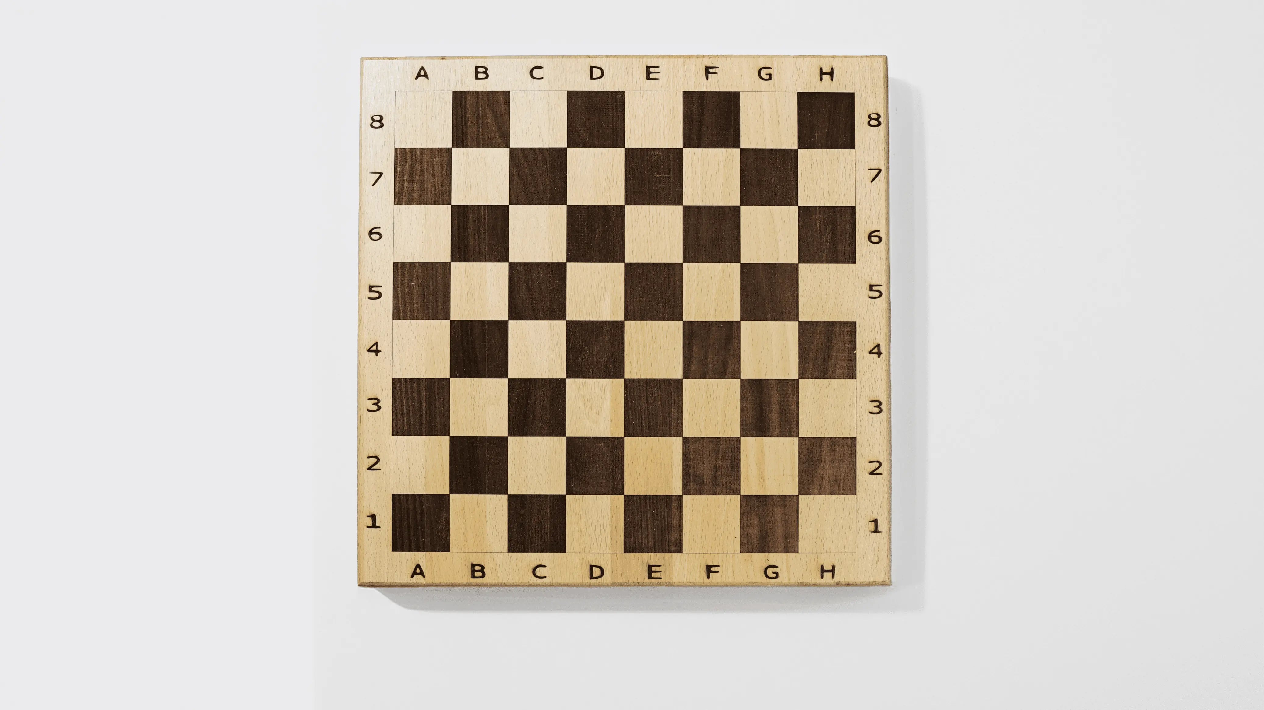 Jeu d'échecs en bois de hêtre massif – Plateau 38×38 cm - 3Dvolution