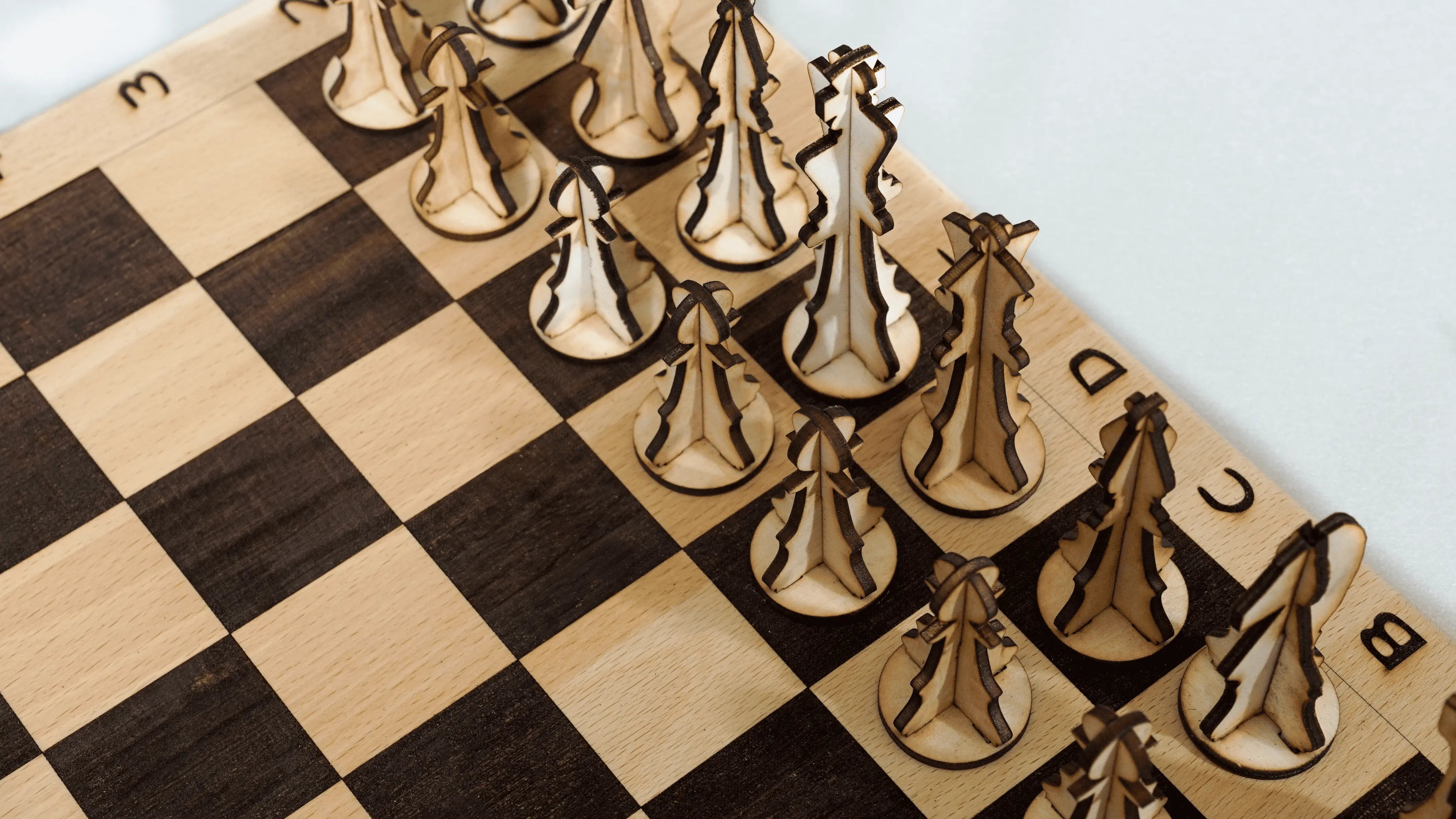 Jeu d'échecs en bois de hêtre massif – Plateau 38×38 cm - 3Dvolution
