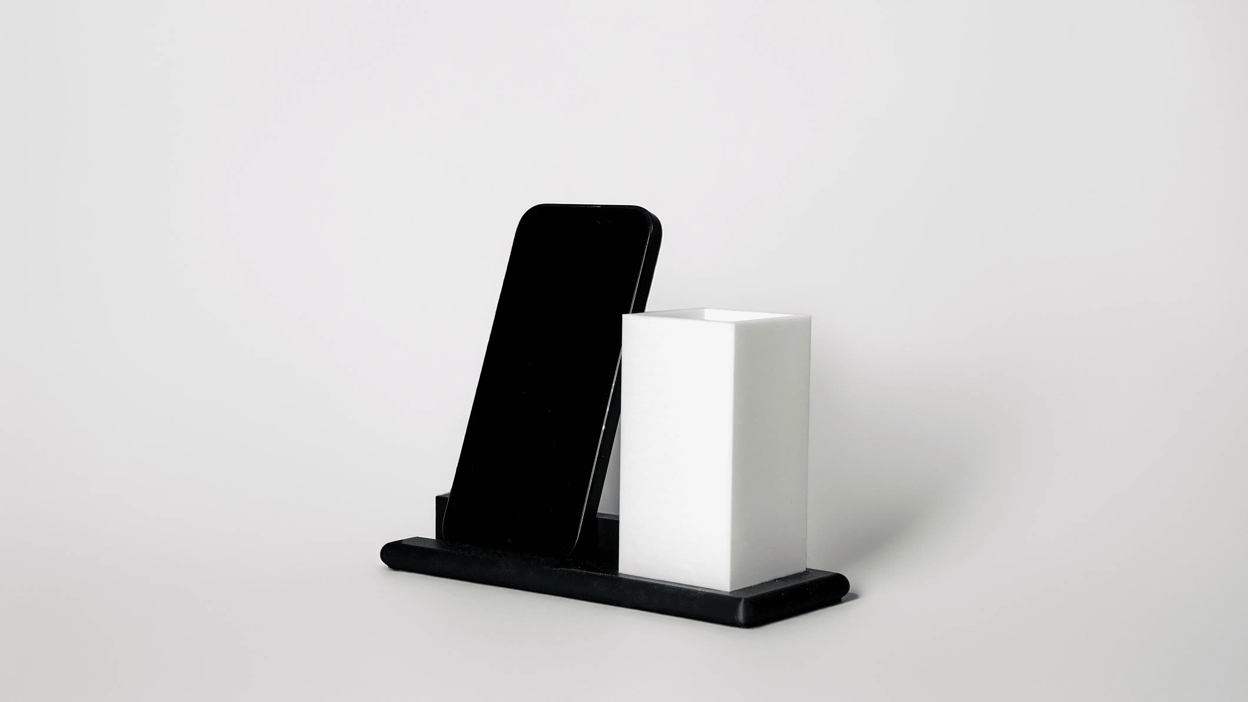 Support de téléphone avec porte stylo - 3Dvolution